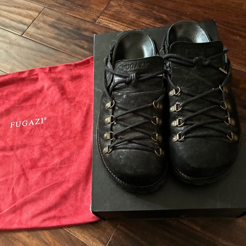 Men’s Black Fugazi Tibet Slip On Shoes w/shoe bag